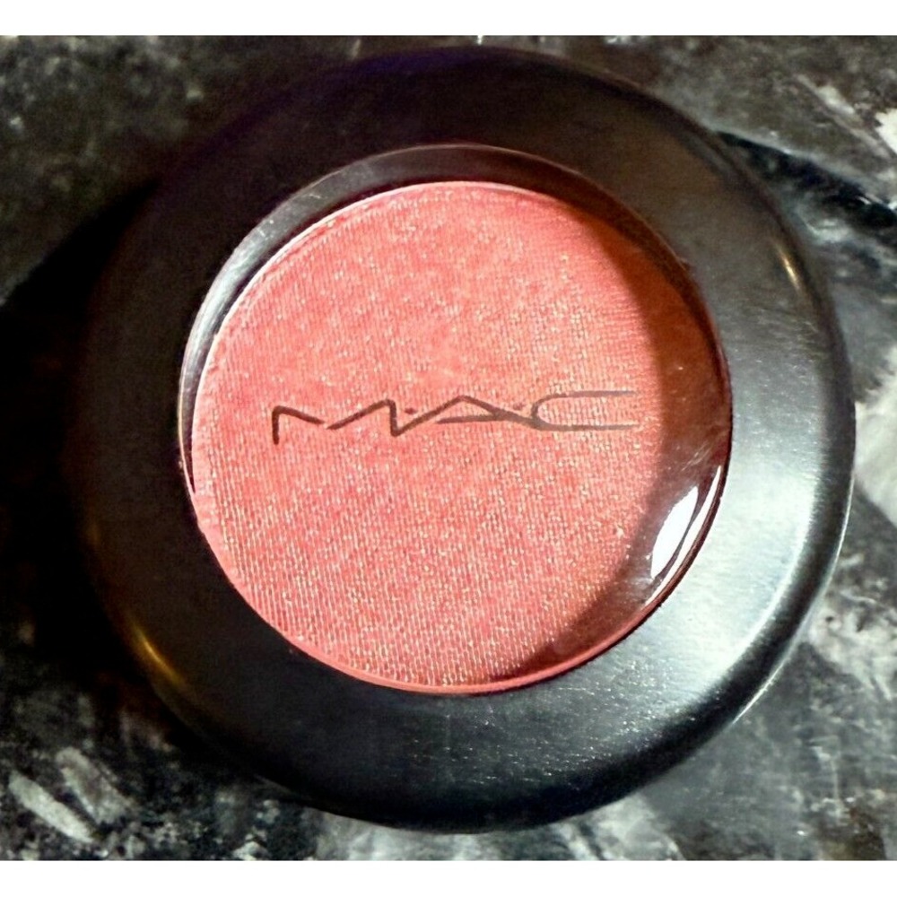 MAC Cosmetics Eyeshadow Single Lustre‎ GOT HEART Eyes on Me Flushed Rose Pink